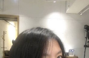 搭客乘自愿扶梯猝然摔倒 急急合头，她摁下“急停键”